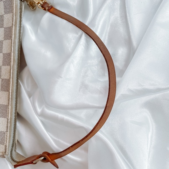 ✨SOLD✨ Louis Vuitton Damier Azure Pochette - Picture 6 of 12